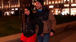 Liandola en publico con Daniela Nerea en el FreeTour por Madrid. Follada en el parque delante de todos