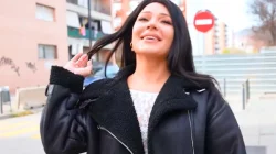 La Finlandesa Lola Bratz quiere follar con un futbolista. Tiene sexo desenfrenado con la camisa del equipo rival