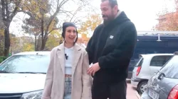 Qué coño más rico tiene Zulema Torres! Hume le folla la boca como un animal, se la clava por detras y se corre en su merienda