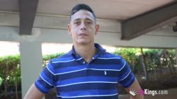 La Colegiala con Culito Perfecto Crystal Velvet se Esfuerza por Meterse la Polla Enorme de Sergio Lagos