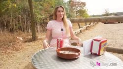 El camarero del bar de carretera se folla a Carolin Ochoa despues del curro